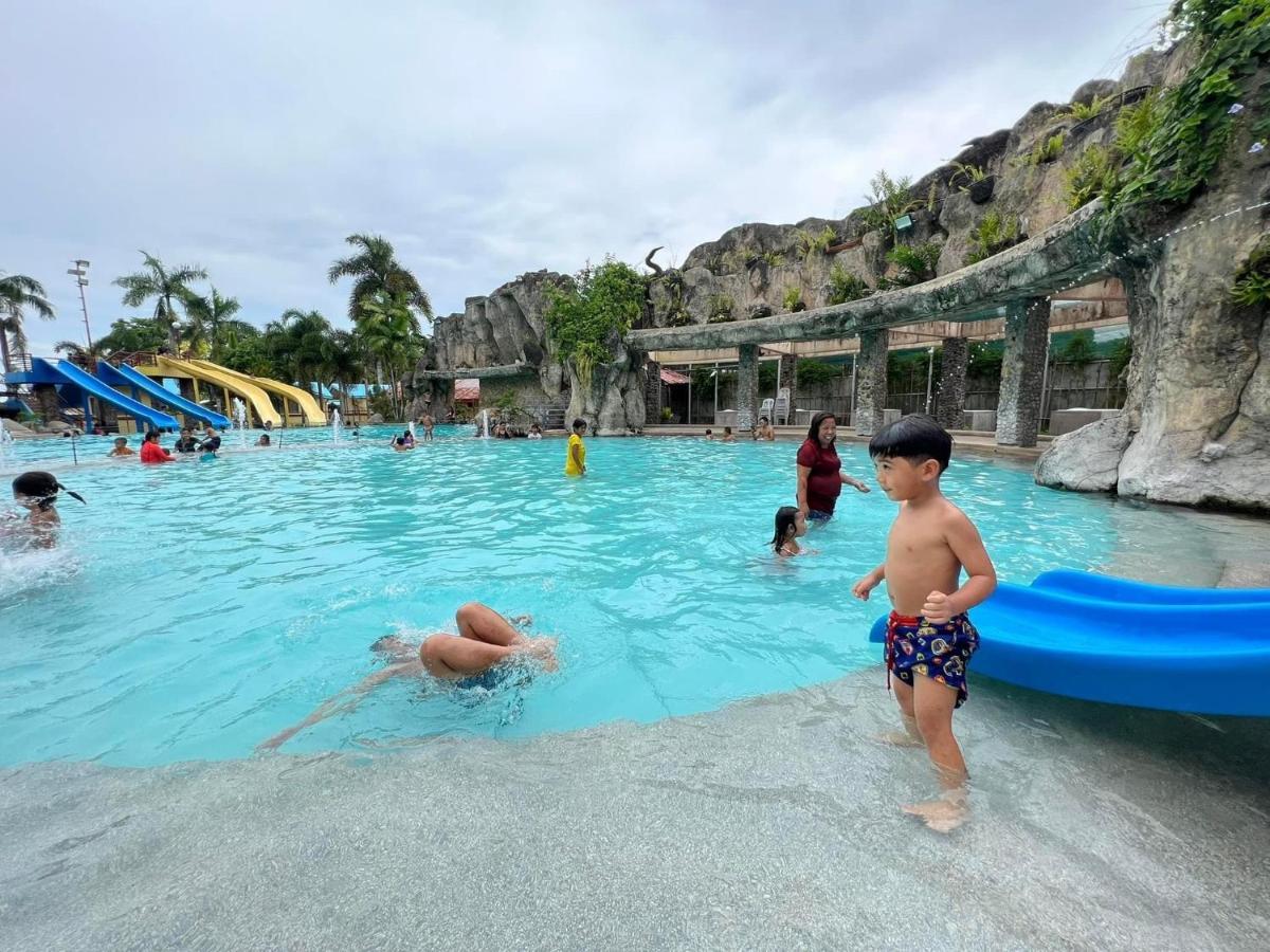 Beach Resorts Walking Distance To The Town House Davao City Eksteriør bilde